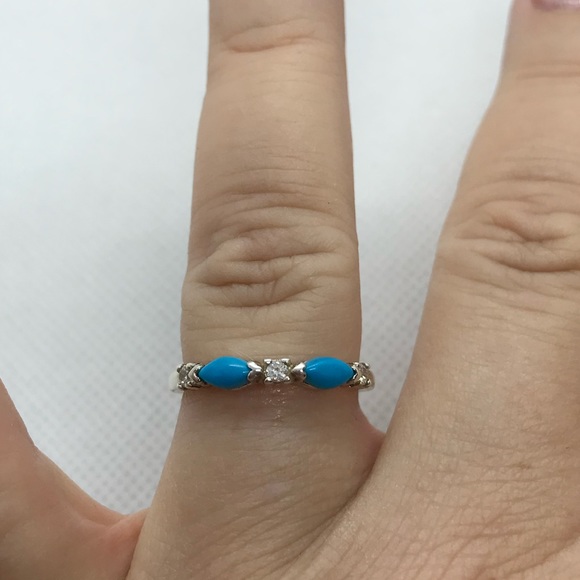 Jewelry - Dainty silver turquoise-like ring size 7 3/4